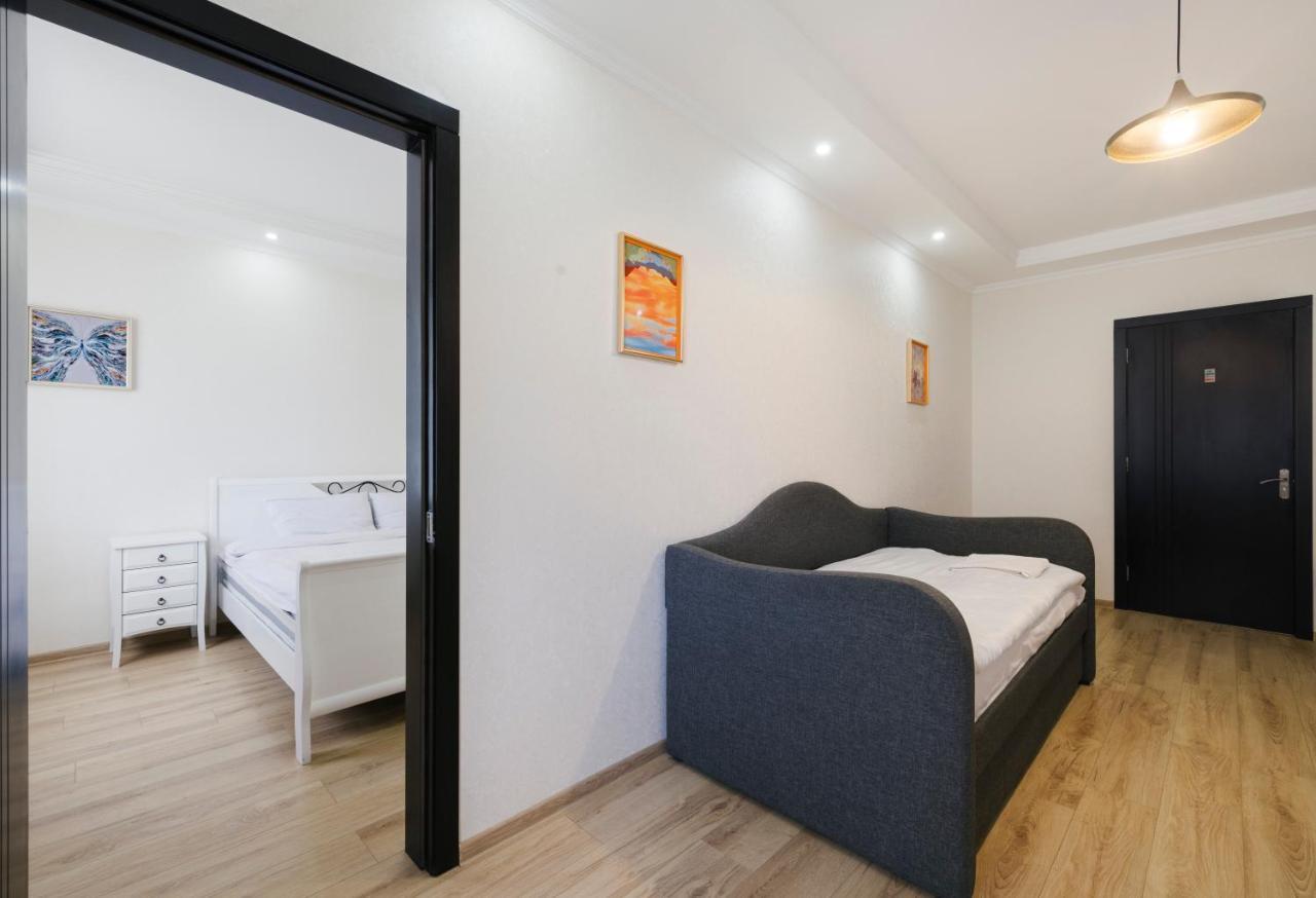 Marcos Hotel Tiflis Dış mekan fotoğraf